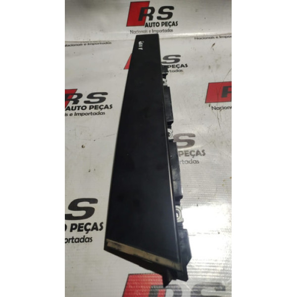 Moldura Coluna Porta Dianteira Direita Peugeot 2008 2017