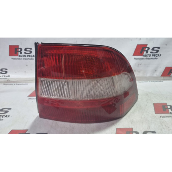 Lanterna Lado Direito Chevrolet Vectra 97 A 00 Detalhe Direito Vermelho