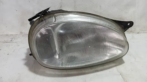 Farol Corsa Direito 2000 Detalhe Direito